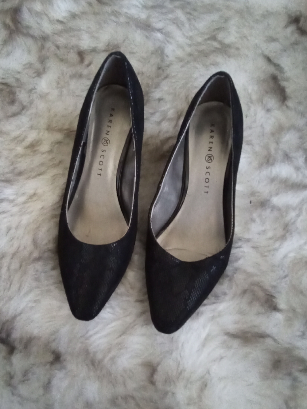 Karen Scott Black Pointed Toe Pumps with Subtle Texture